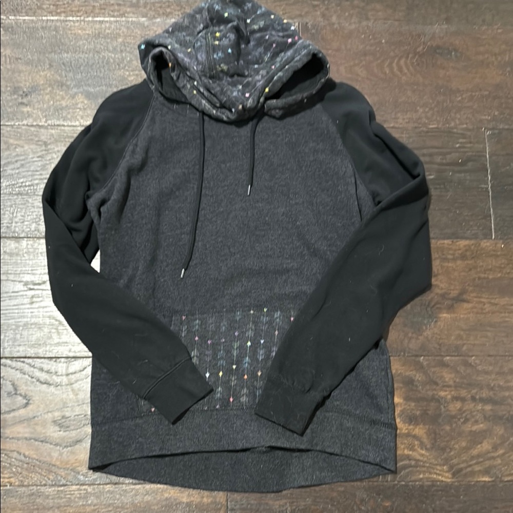 Stylish Black Hoodie with Patterned Details – New Without Tags